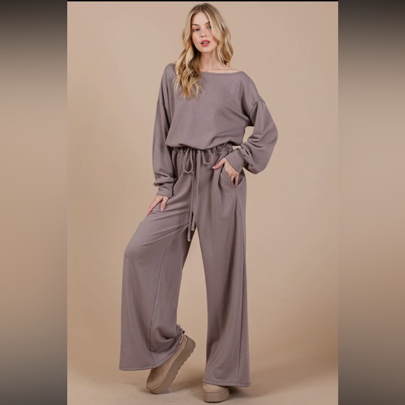 RESTOCKED Solid Long Sleeve Thick Elastic Waist Jumpsuit - Picture 3 of 5